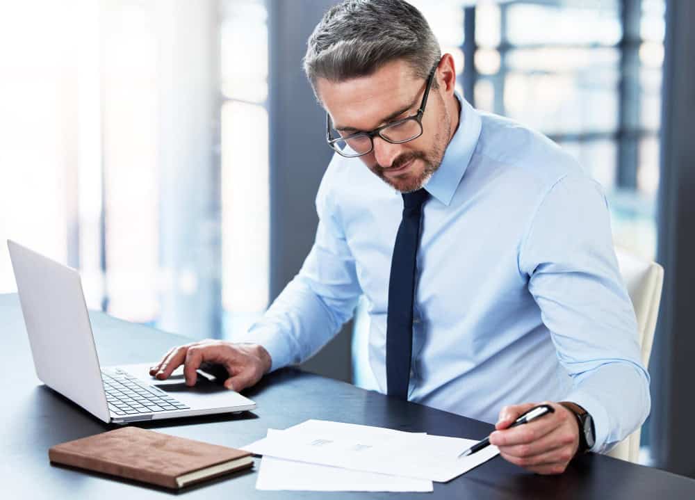 A commercial real estate professional explains how to calculate the occupancy rate